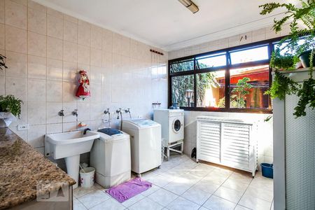 Casa à venda com 300m², 4 quartos e 4 vagasÁrea de Serviço