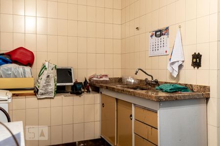 Casa à venda com 323m², 4 quartos e 6 vagas Casa à venda com 323m², 4 quartos e 6 vagasDespensa