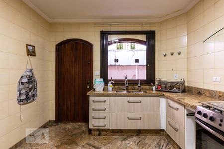 Casa à venda com 323m², 4 quartos e 6 vagas Casa à venda com 323m², 4 quartos e 6 vagasCozinha