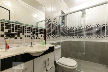 Casa à venda com 323m², 4 quartos e 6 vagas Casa à venda com 323m², 4 quartos e 6 vagasBanheiro do Quarto 4