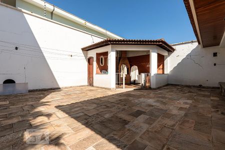 Casa à venda com 323m², 4 quartos e 6 vagas Casa à venda com 323m², 4 quartos e 6 vagasÁrea Externa