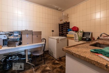 Casa à venda com 323m², 4 quartos e 6 vagas Casa à venda com 323m², 4 quartos e 6 vagasDespensa