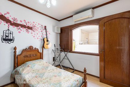 Casa à venda com 323m², 4 quartos e 6 vagas Casa à venda com 323m², 4 quartos e 6 vagasQuarto 1