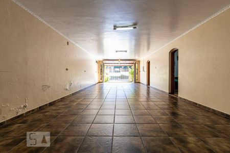 Casa à venda com 323m², 4 quartos e 6 vagas Casa à venda com 323m², 4 quartos e 6 vagasGaragem