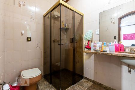 Casa à venda com 323m², 4 quartos e 6 vagas Casa à venda com 323m², 4 quartos e 6 vagasBanheiro do Quarto 3