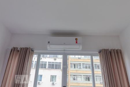 Detalhe do quarto - ar condicionado de apartamento para alugar com 1 quarto, 45m² em Copacabana, Rio de Janeiro