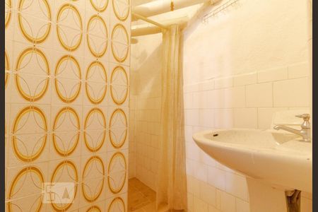 Casa à venda com 300m², 7 quartos e 1 vaga Casa à venda com 300m², 7 quartos e 1 vagaBanheiro de Serviço