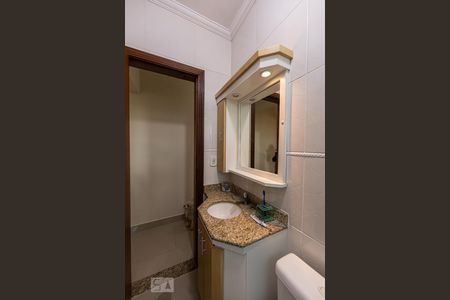 Casa à venda com 217m², 3 quartos e 5 vagas Casa à venda com 217m², 3 quartos e 5 vagasBanheiro