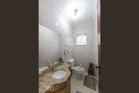 Casa à venda com 217m², 3 quartos e 5 vagas Casa à venda com 217m², 3 quartos e 5 vagasBanheiro