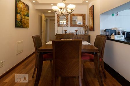 Apartamento para alugar com 74m², 2 quartos e 1 vagaSala de Jantar