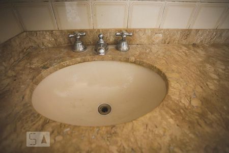 Apartamento à venda com 68m², 2 quartos e 1 vagaBanheiro - Torneira