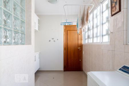Apartamento à venda com 115m², 2 quartos e 1 vaga Apartamento à venda com 115m², 2 quartos e 1 vagaArea de Serviço