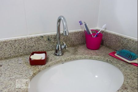 Apartamento para alugar com 65m², 2 quartos e 1 vaga Apartamento para alugar com 65m², 2 quartos e 1 vagaBanheiro da Suíte
