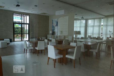 Apartamento para alugar com 65m², 2 quartos e 1 vaga Apartamento para alugar com 65m², 2 quartos e 1 vagaÁrea comum - Salão de festas