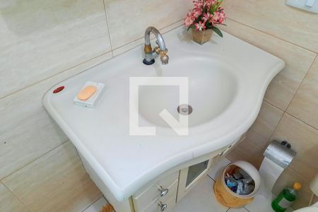 Casa à venda com 156m², 4 quartos e 3 vagasBanheiro 1