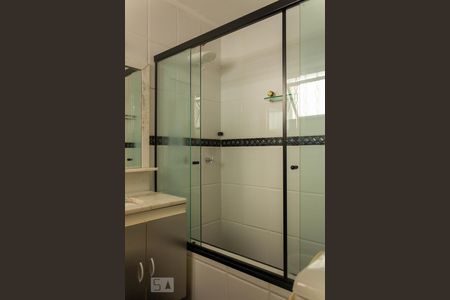 Casa à venda com 185m², 4 quartos e 3 vagasBanheiro Suíte 2