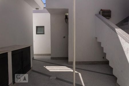 Casa à venda com 185m², 4 quartos e 3 vagasFundos