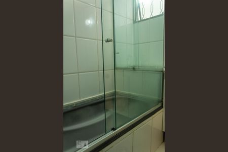 Casa à venda com 185m², 4 quartos e 3 vagasBanheiro Suíte 1