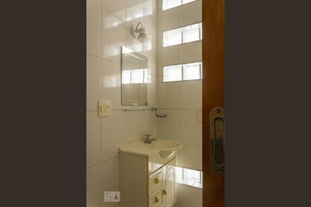 Casa à venda com 185m², 4 quartos e 3 vagasBanheiro Suíte Externa