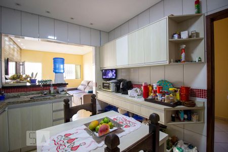 Casa à venda com 600m², 4 quartos e 15 vagasCozinha