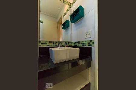 Apartamento para alugar com 49m², 2 quartos e 1 vaga Apartamento para alugar com 49m², 2 quartos e 1 vagaBanheiro