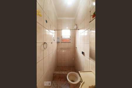 Banheiro da Suíte de casa para alugar com 2 quartos, 30m² em Quintino Bocaiúva, Rio de Janeiro