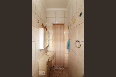 Banheiro da Suíte de casa para alugar com 2 quartos, 30m² em Quintino Bocaiúva, Rio de Janeiro