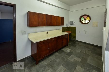 Casa à venda com 650m², 5 quartos e 4 vagasOficina