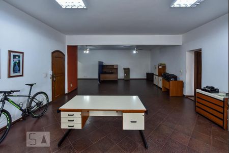 Casa à venda com 650m², 5 quartos e 4 vagasSalão de Festas / Escritório