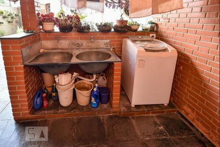 Casa à venda com 650m², 5 quartos e 4 vagasChurrasqueira - Área de Serviço