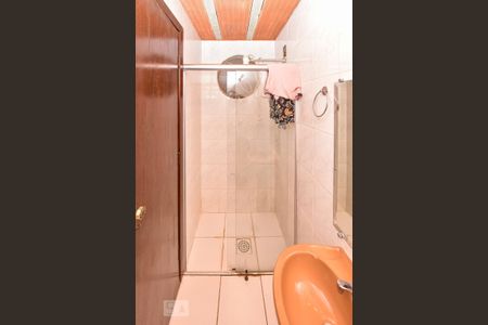 Casa à venda com 650m², 5 quartos e 4 vagasBanheiro de Serviço