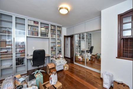 Casa à venda com 650m², 5 quartos e 4 vagasQuarto 1