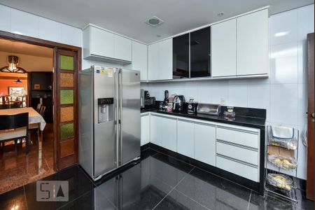 Casa à venda com 650m², 5 quartos e 4 vagasCozinha