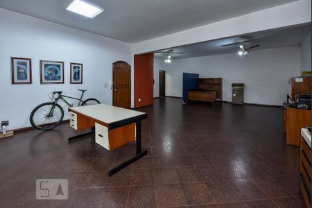 Casa à venda com 650m², 5 quartos e 4 vagasSalão de Festas / Escritório