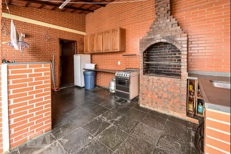 Casa à venda com 650m², 5 quartos e 4 vagasChurrasqueira - Área de Serviço