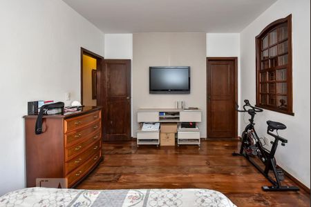 Casa à venda com 650m², 5 quartos e 4 vagasSuíte Master