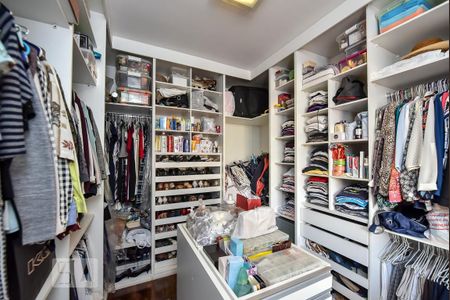 Casa à venda com 650m², 5 quartos e 4 vagasCloset da Suíte Master