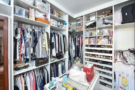 Casa à venda com 650m², 5 quartos e 4 vagasCloset da Suíte Master