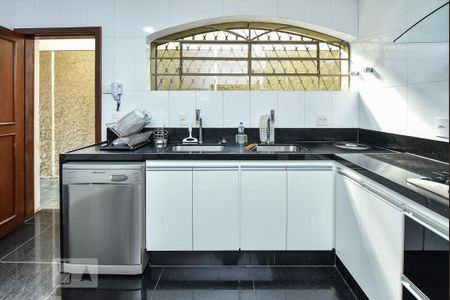 Casa à venda com 650m², 5 quartos e 4 vagasCozinha