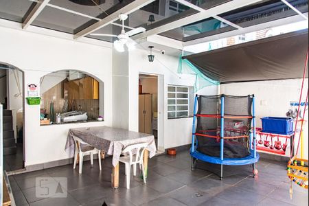 Casa à venda com 330m², 3 quartos e 3 vagasChurrasqueira