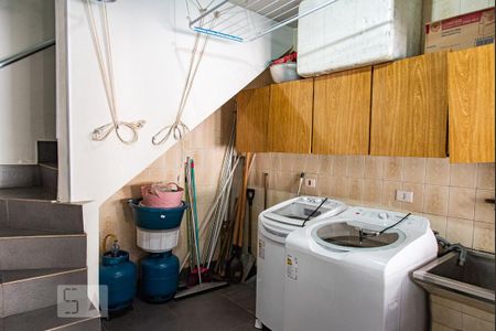 Casa à venda com 330m², 3 quartos e 3 vagasLavanderia