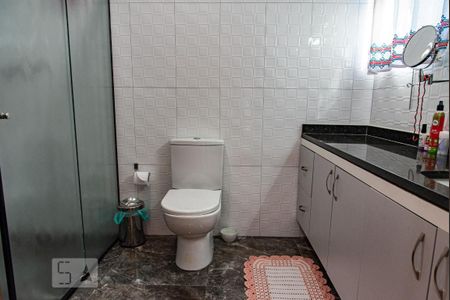 Casa à venda com 330m², 3 quartos e 3 vagasBanheiro da suíte 3