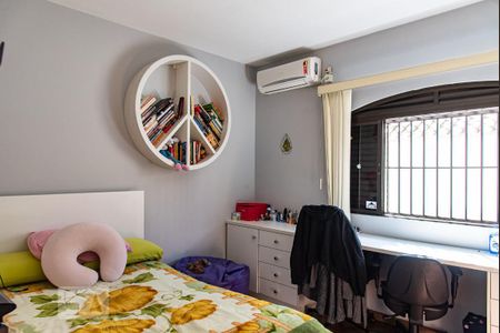 Casa à venda com 330m², 3 quartos e 3 vagasSuíte 2