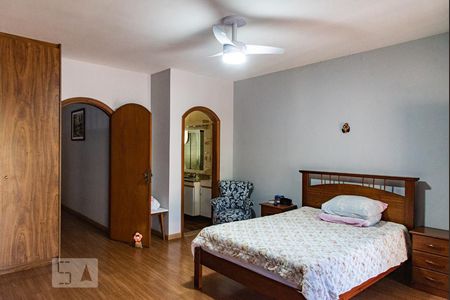 Casa à venda com 330m², 3 quartos e 3 vagasSuíte 1