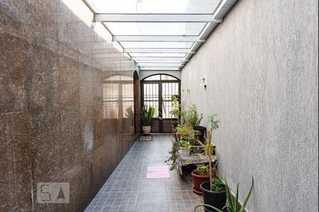 Casa à venda com 330m², 3 quartos e 3 vagasCorredor