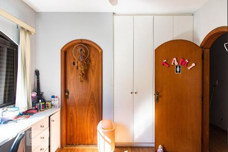 Casa à venda com 330m², 3 quartos e 3 vagasSuíte 2