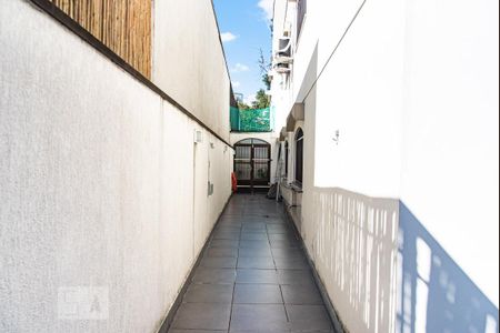 Casa à venda com 330m², 3 quartos e 3 vagasCorredor