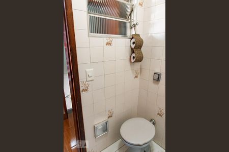 Casa à venda com 330m², 3 quartos e 3 vagasEdícula/banheiro da suíte