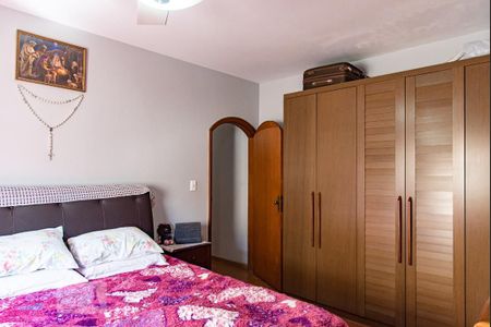 Casa à venda com 330m², 3 quartos e 3 vagasSuíte 3