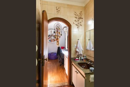 Casa à venda com 330m², 3 quartos e 3 vagasBanheiro da suíte 2